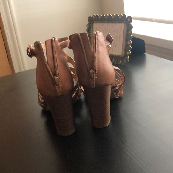 Heel - Picture 3 of 5